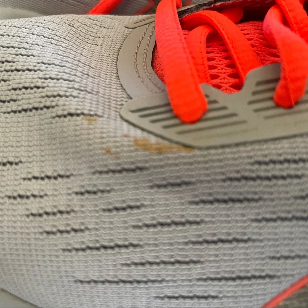 Women’s ASICS - Picture 4 of 8
